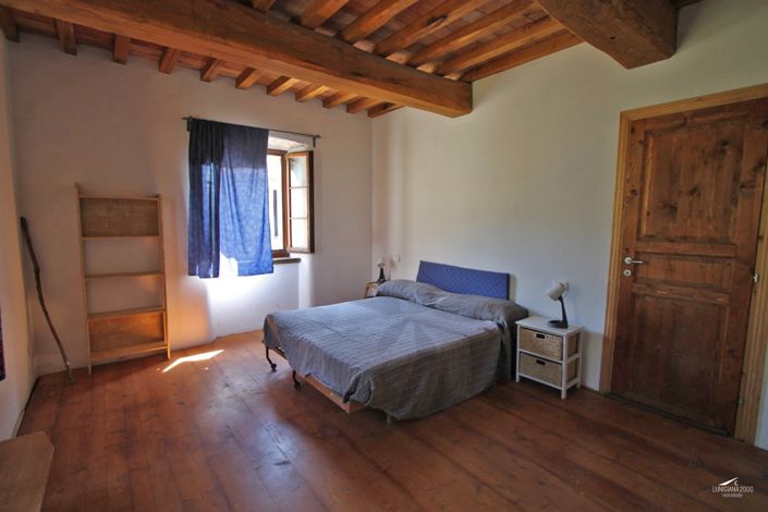 Image No.51-10 Bed Farmhouse for sale