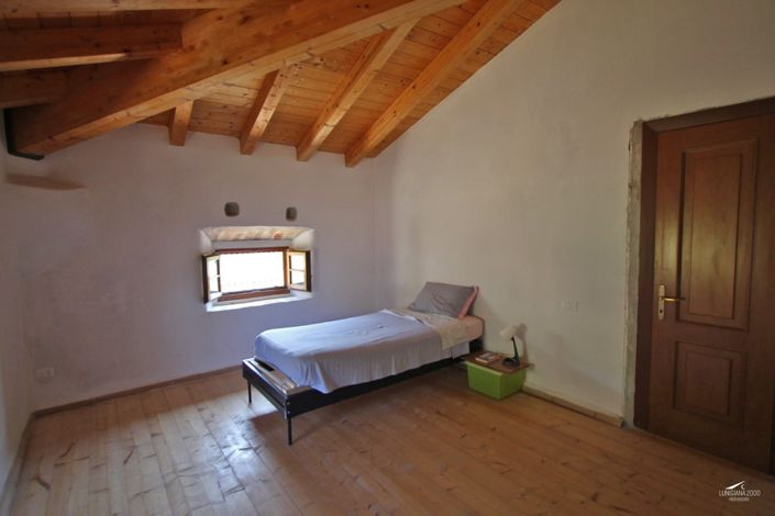 Image No.54-10 Bed Farmhouse for sale