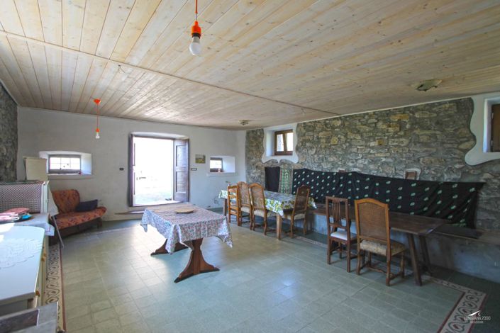 Image No.63-10 Bed Farmhouse for sale