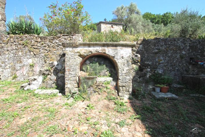 Image No.9-10 Bed Farmhouse for sale