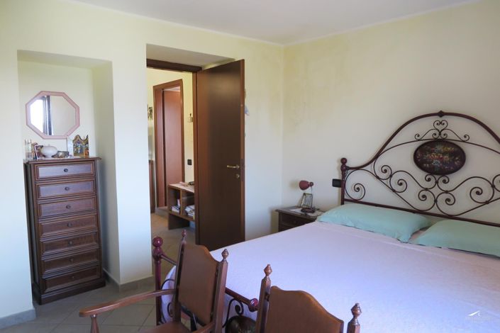 Image No.16-3 Bed Property for sale