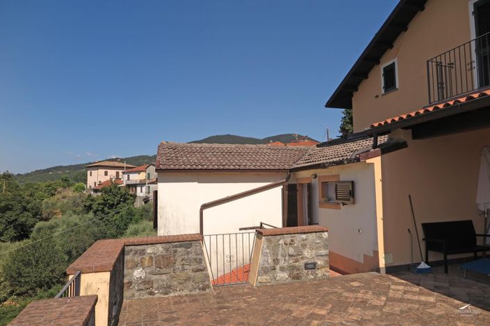 Image No.22-3 Bed Property for sale