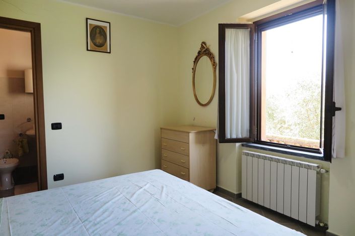 Image No.31-3 Bed Property for sale