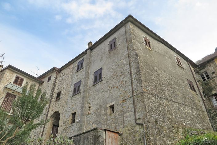 Image No.1-3 Bed Village House for sale
