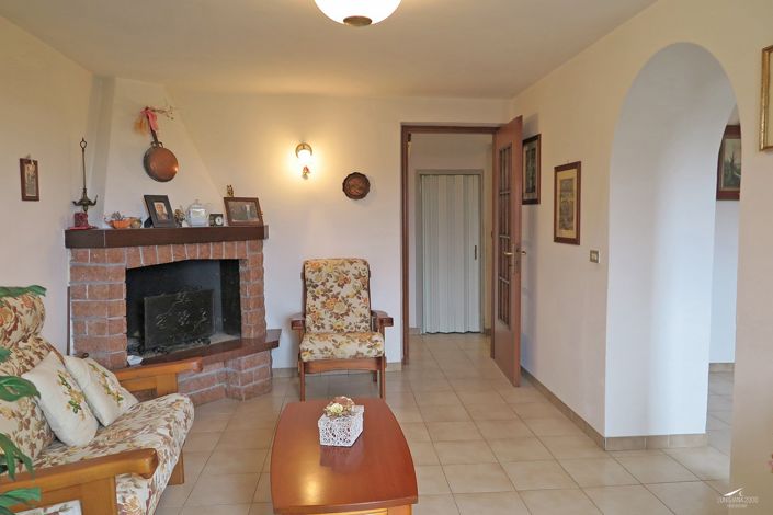 Image No.12-3 Bed Village House for sale