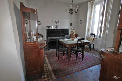 1728400317s5mmjdgptxmngr