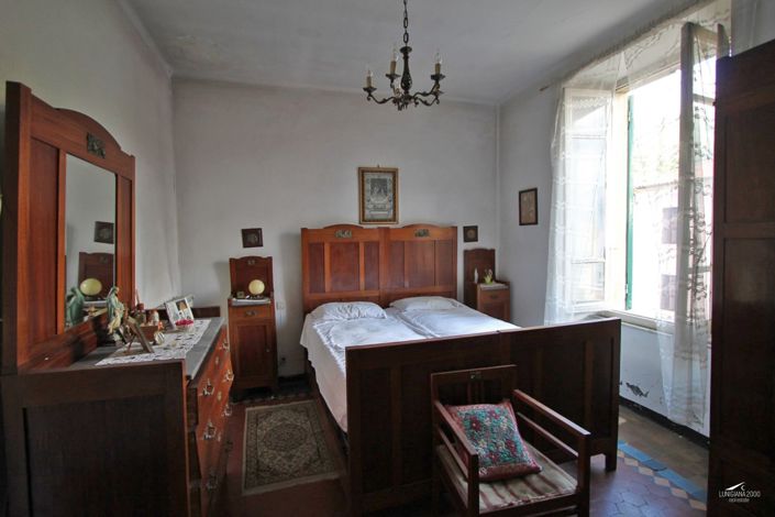 Image No.20-3 Bed Property for sale