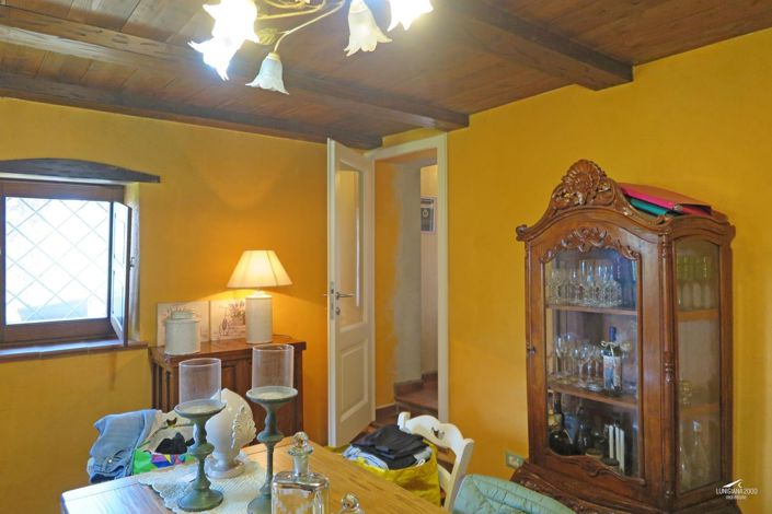 Image No.10-3 Bed Property for sale