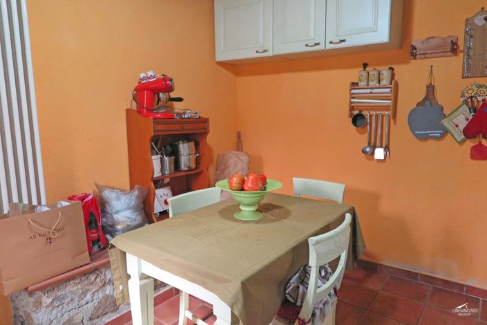 Image No.12-3 Bed Property for sale