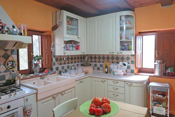 Image No.14-3 Bed Property for sale