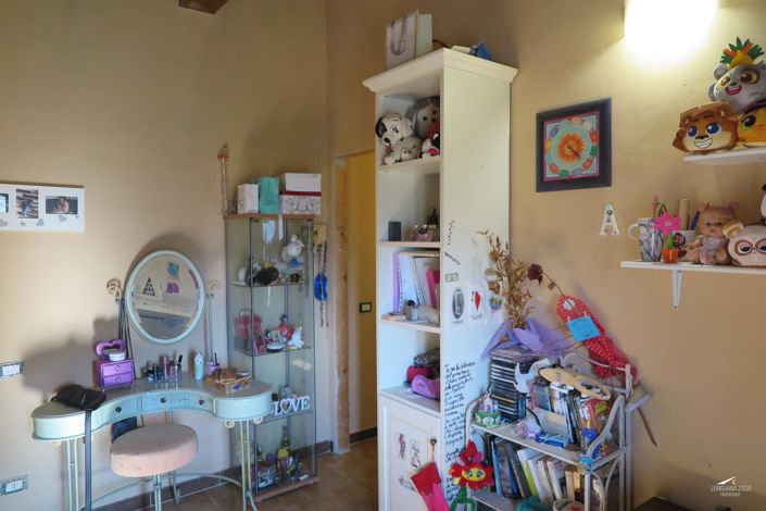 Image No.25-3 Bed Property for sale