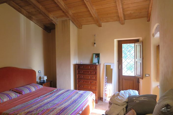 Image No.26-3 Bed Property for sale