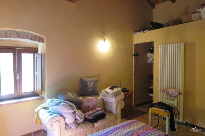 Image No.28-3 Bed Property for sale