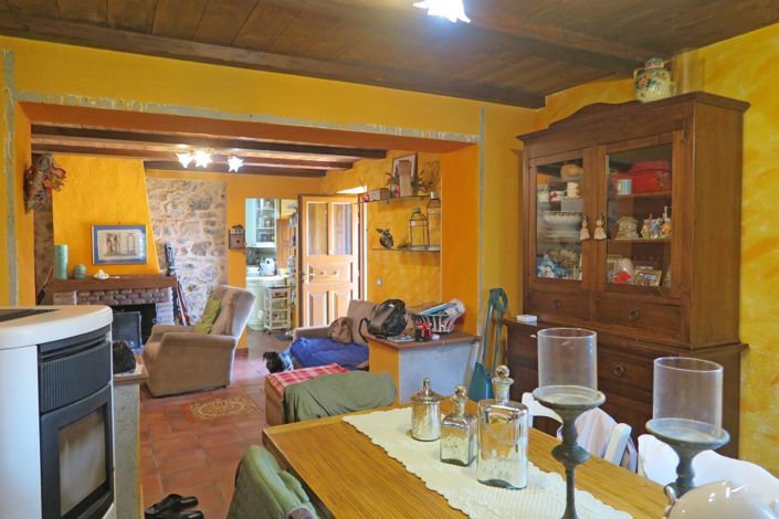 Image No.8-3 Bed Property for sale