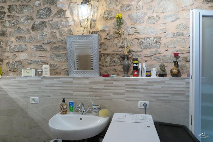 Image No.20-1 Bed Property for sale