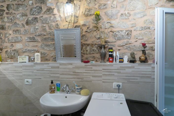 Image No.20-1 Bed Property for sale