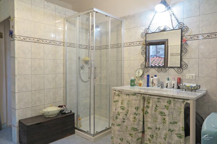 Image No.25-1 Bed Property for sale