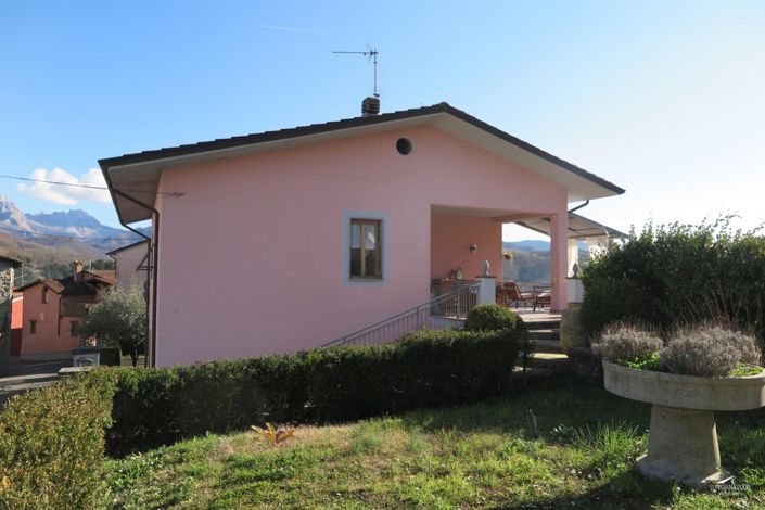 Image No.1-Propriété de 3 chambres à vendre à Fivizzano