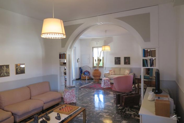 Image No.12-3 Bed Property for sale