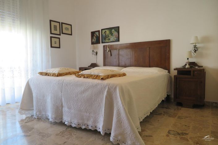 Image No.16-3 Bed Property for sale