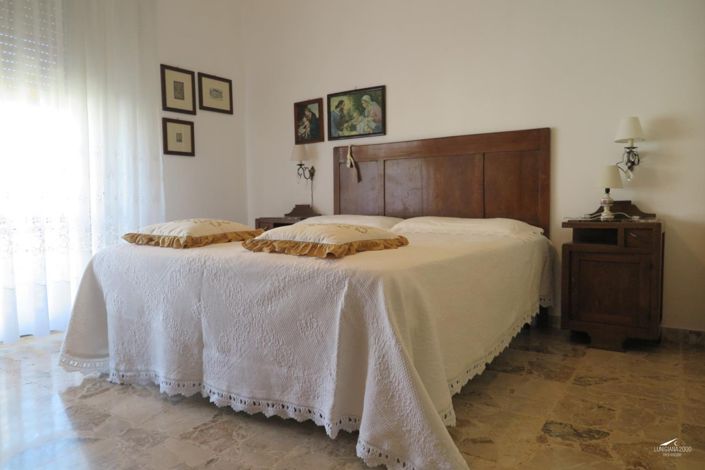 Image No.16-3 Bed Property for sale