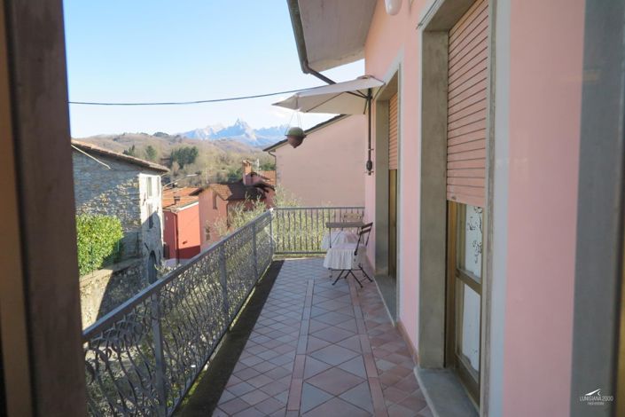 Image No.17-3 Bed Property for sale