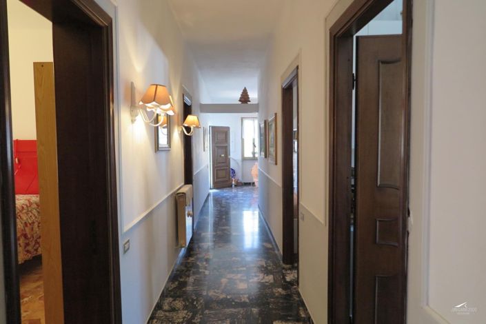 Image No.18-3 Bed Property for sale