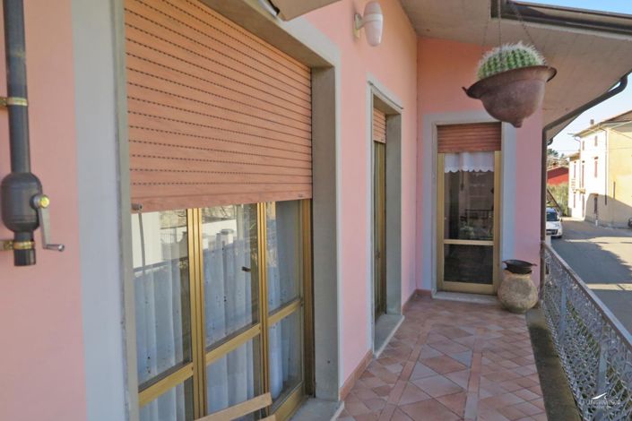 Image No.23-3 Bed Property for sale