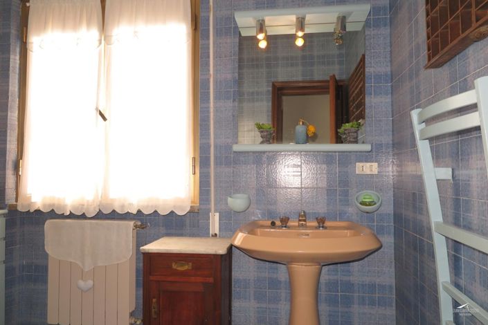 Image No.25-3 Bed Property for sale