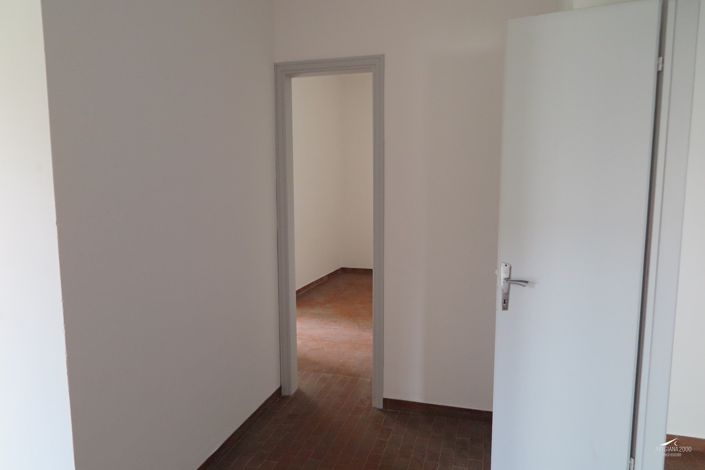 Image No.27-3 Bed Property for sale