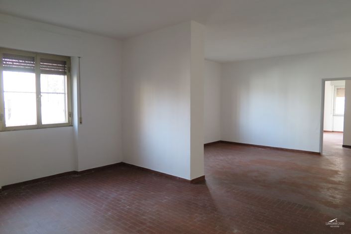 Image No.34-3 Bed Property for sale