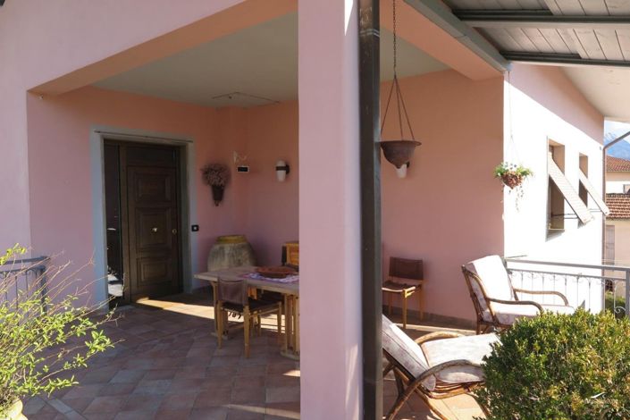 Image No.5-3 Bed Property for sale