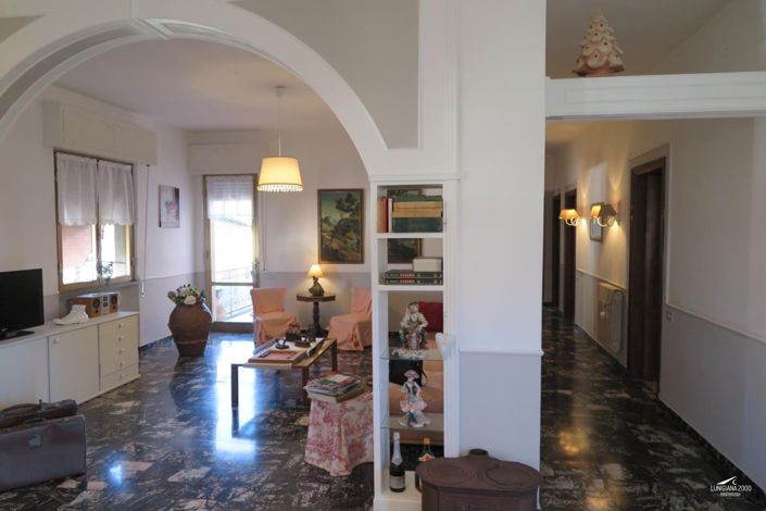 Image No.9-3 Bed Property for sale