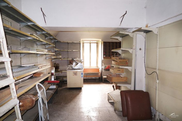 Image No.15-4 Bed Property for sale