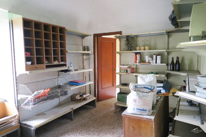 Image No.16-4 Bed Property for sale