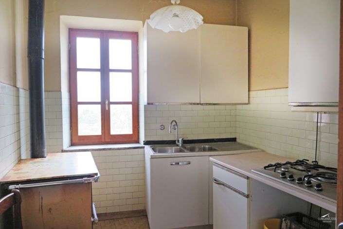 Image No.18-4 Bed Property for sale