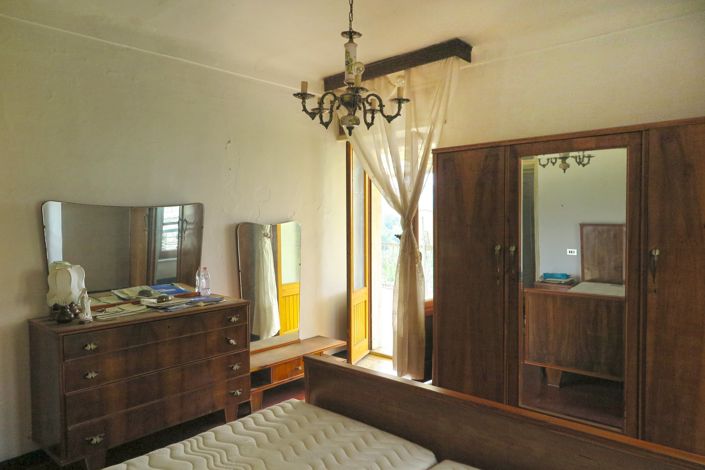 Image No.31-4 Bed Property for sale