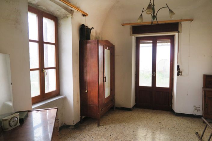 Image No.45-4 Bed Property for sale