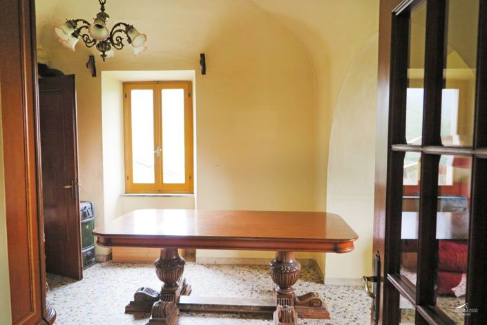 Image No.7-4 Bed Property for sale