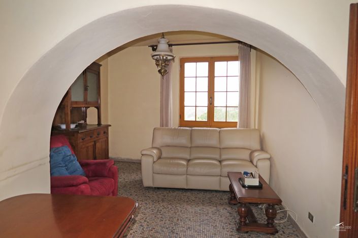 Image No.8-4 Bed Property for sale