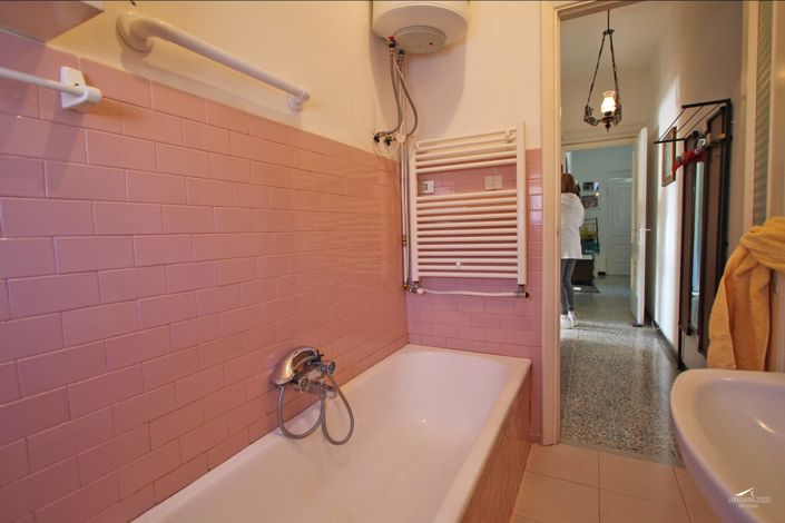 Image No.24-2 Bed Apartment for sale