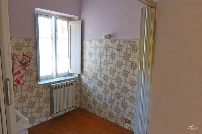 Image No.12-2 Bed Property for sale