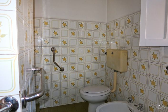 Image No.15-2 Bed Property for sale