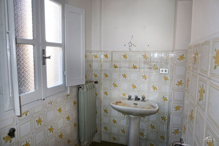 Image No.18-2 Bed Property for sale