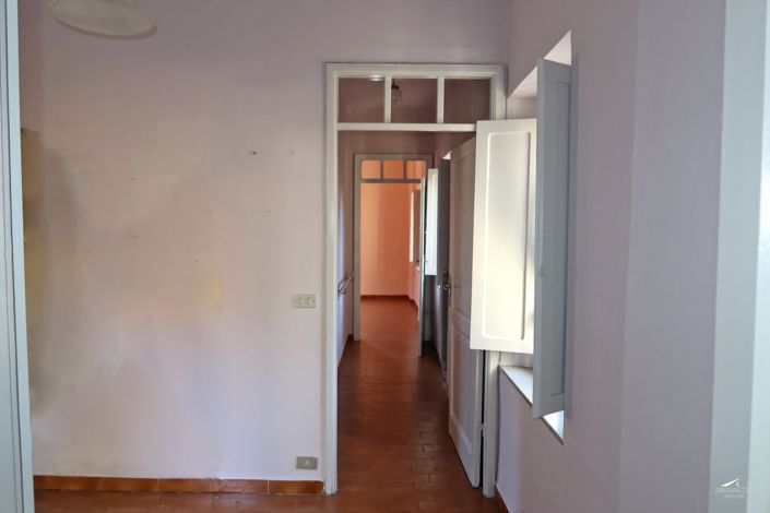 Image No.19-2 Bed Property for sale