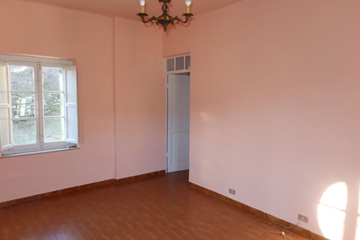 Image No.25-2 Bed Property for sale