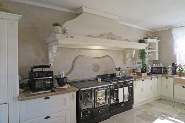 Image No.11-13 Bed Farmhouse for sale