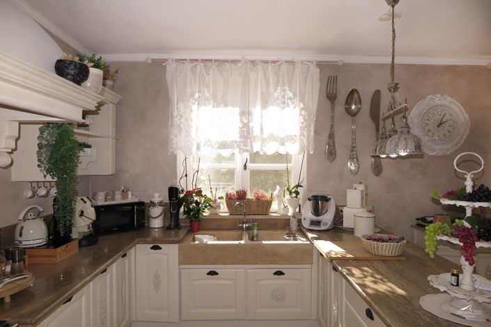 Image No.15-4 Bed Farmhouse for sale