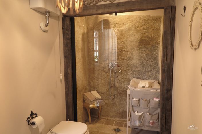 Image No.16-13 Bed Farmhouse for sale