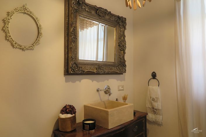 Image No.17-13 Bed Farmhouse for sale